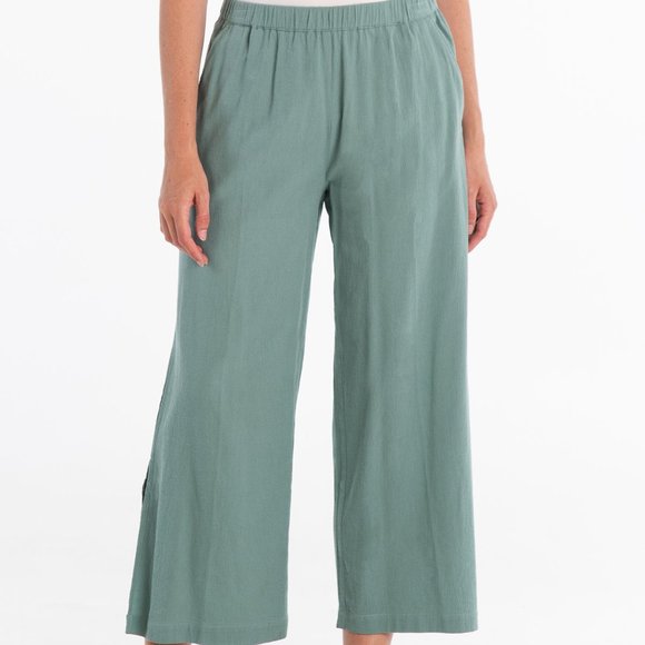 Fresh Produce 1X Lagoon Green Avila Capris Pants - Picture 2 of 12